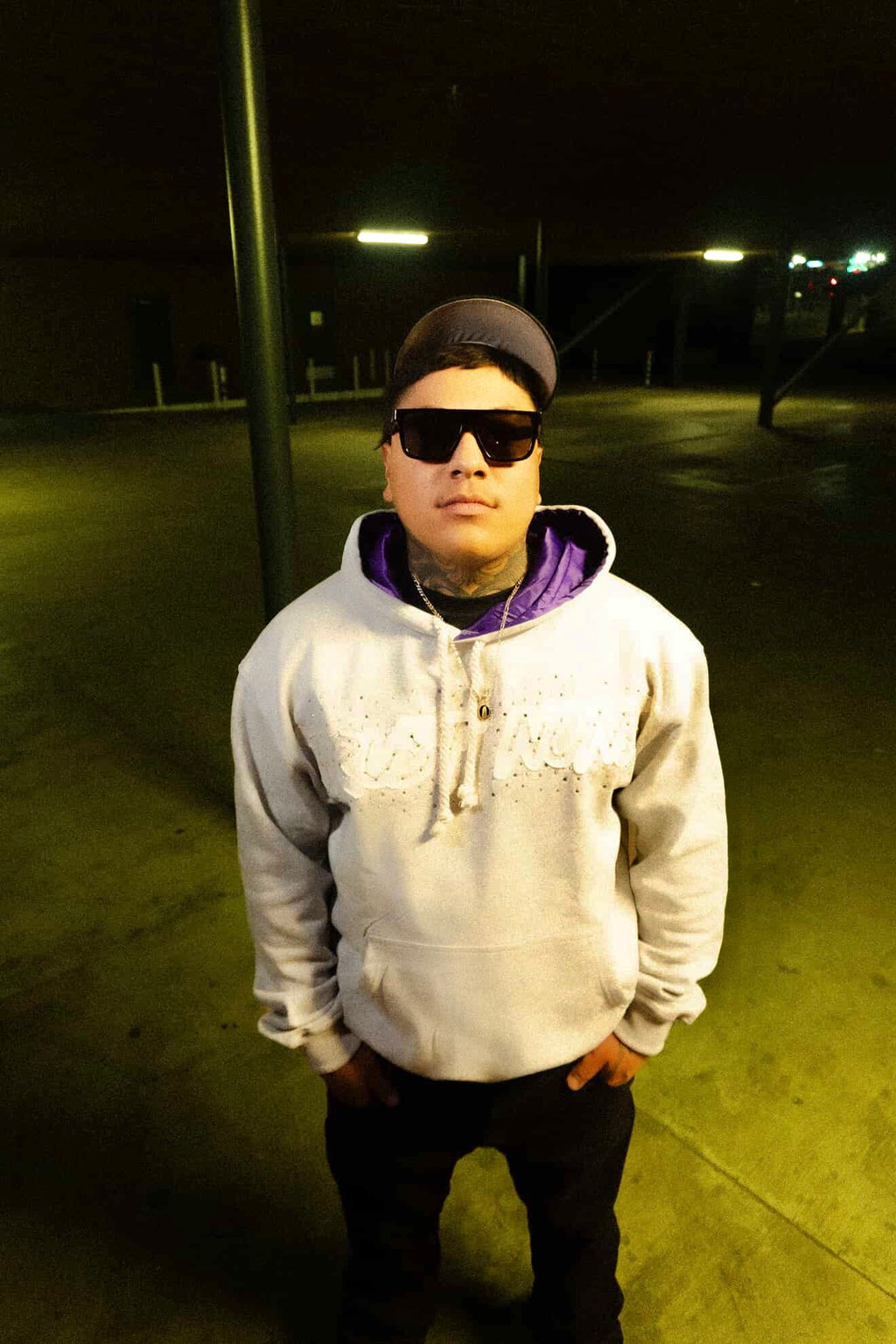 APPLIQUE RHINESTONE HOODIE