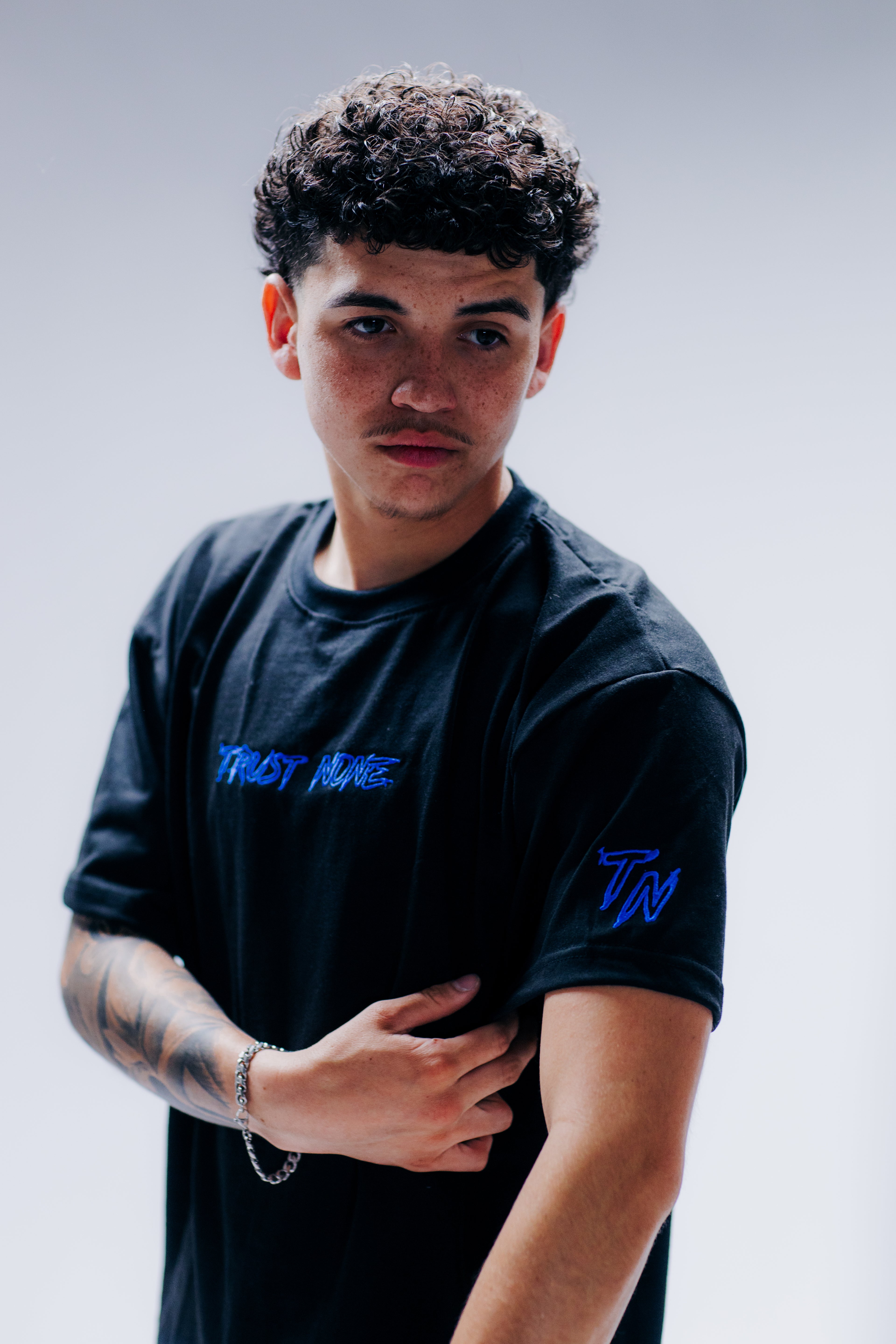 EMBROIDERED T SHIRT EVERYDAY USE