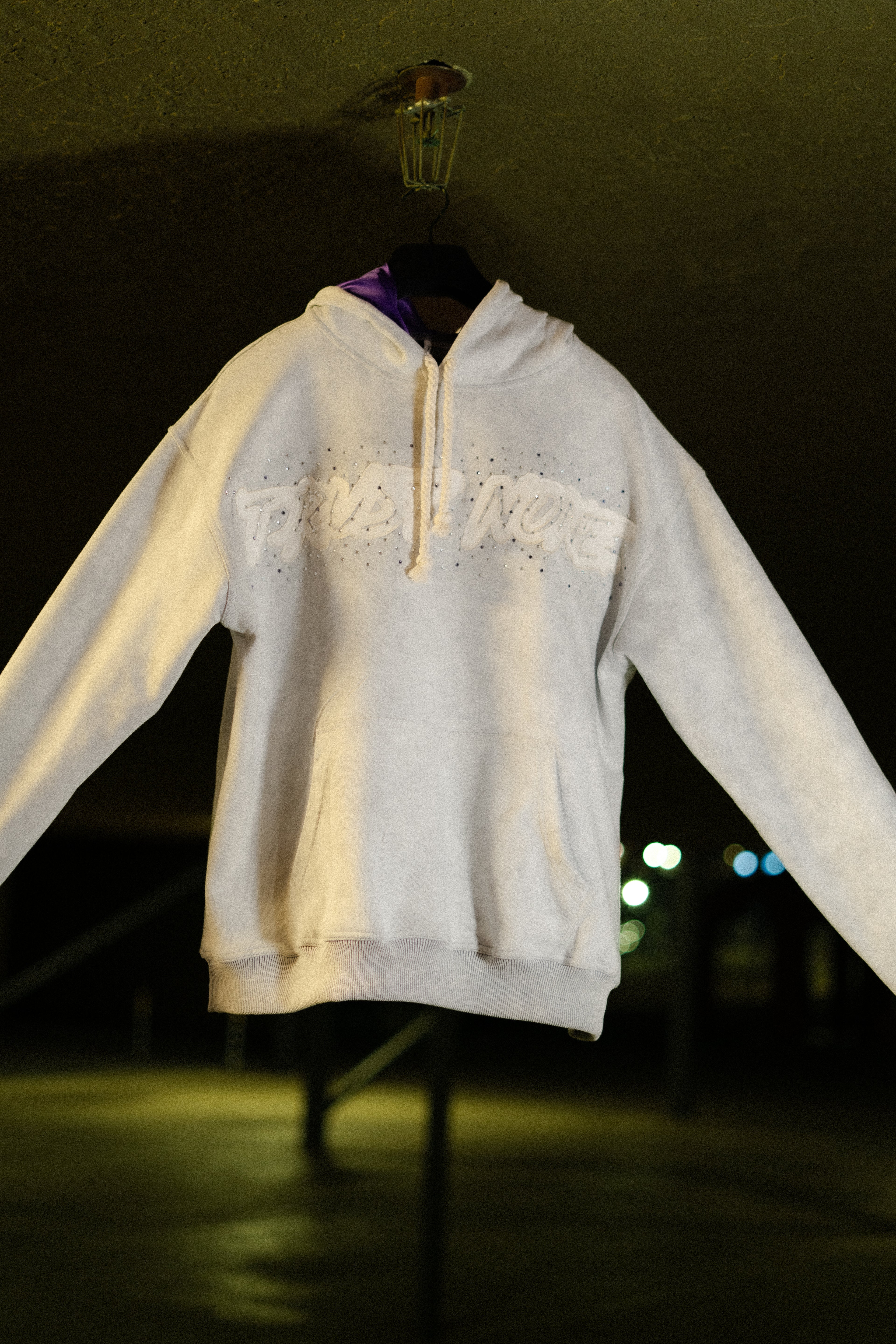 APPLIQUE RHINESTONE HOODIE
